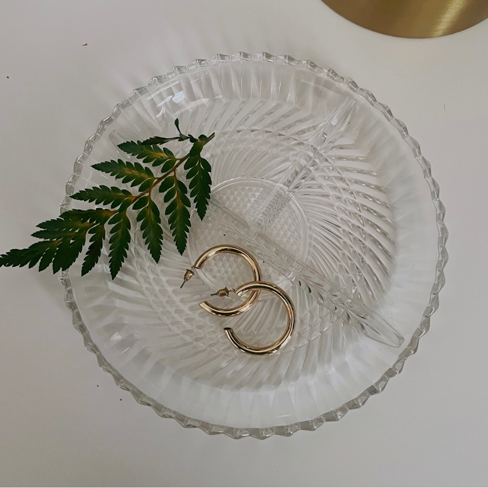 CHUNKY BOUTIQUE GOLD HOLLOW QUARTER HOOPS